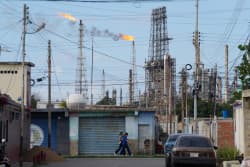 Trump Announces Vast U.S. Stake in Venezuelan Oil Industry