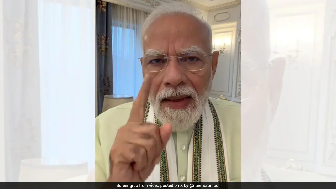 PM Modi's "Jhooth Ki Goonj" Attack At Rahul Gandhi After 7.8% GDP Growth