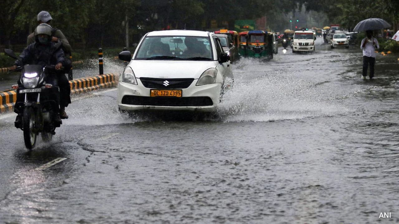 Heavy Rains Trigger Waterlogging, Heavy Traffic In Key Delhi Areas