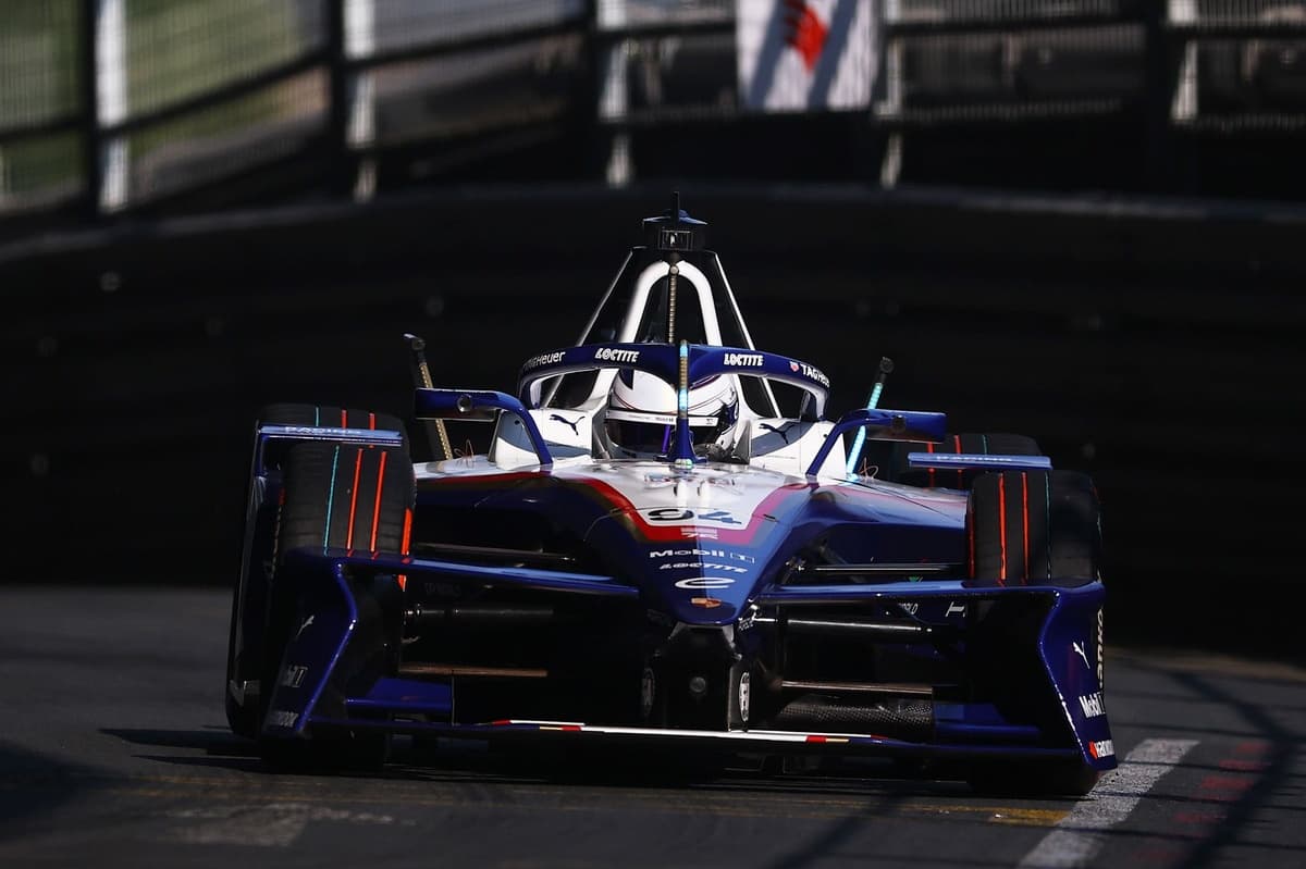Formula E London E-Prix: Wehrlein dominates race one to take championship lead