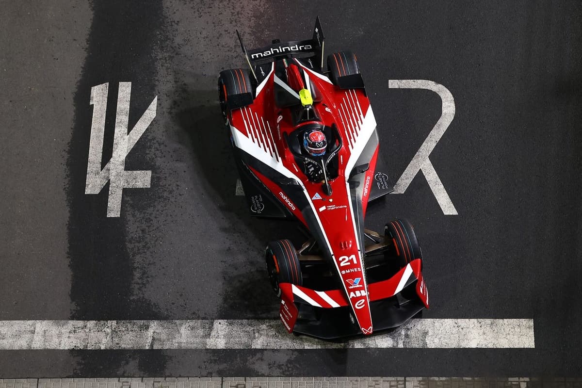 Formula E Tokyo E-Prix: De Vries wins chaotic race as Dennis takes championship lead