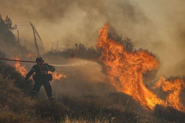 Horror as huge wildfires kill 2 people in holiday hotspot filled with Brits