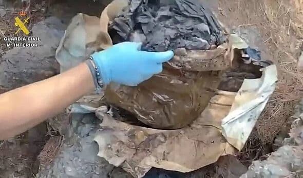 Man killed and dismembered by friend as workers find severed head in Malaga