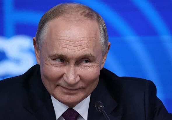 Putin Wants to Draft 300K New Troops, Zelensky Says