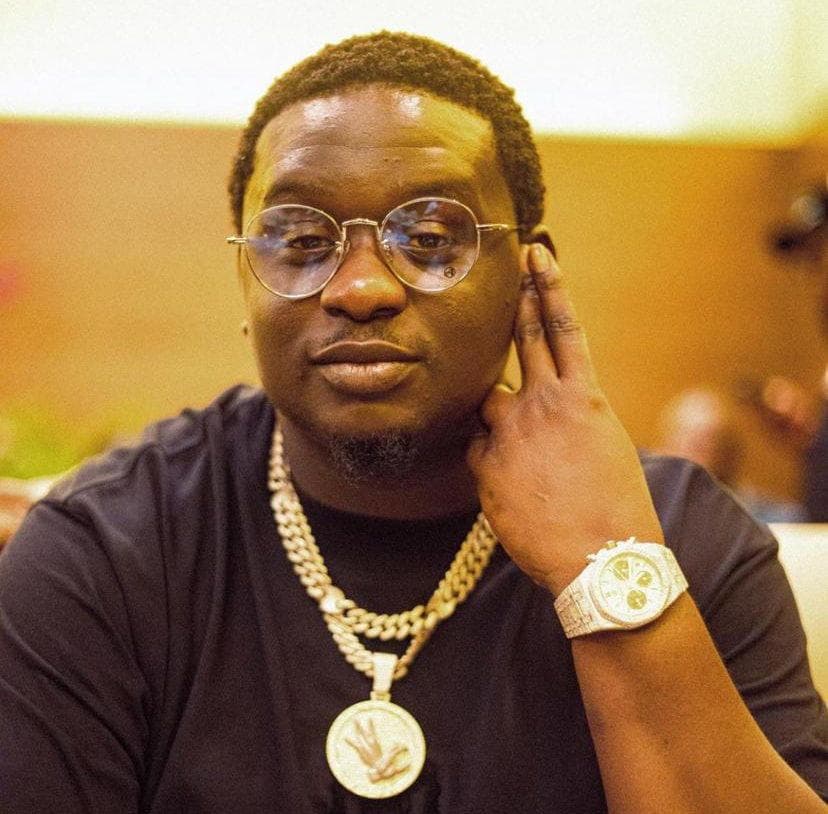 Fans accuse Davido of revenge porn over Wande Coal feud