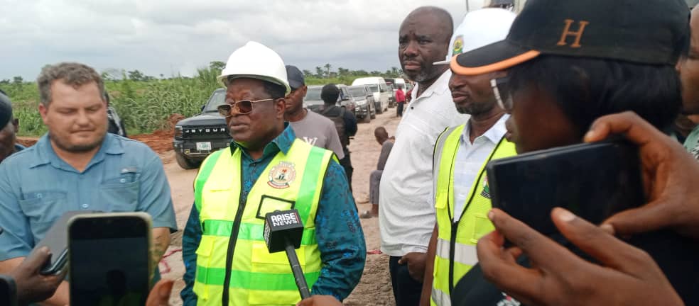 Umahi slams critics of Lagos-Calabar Coastal Highway