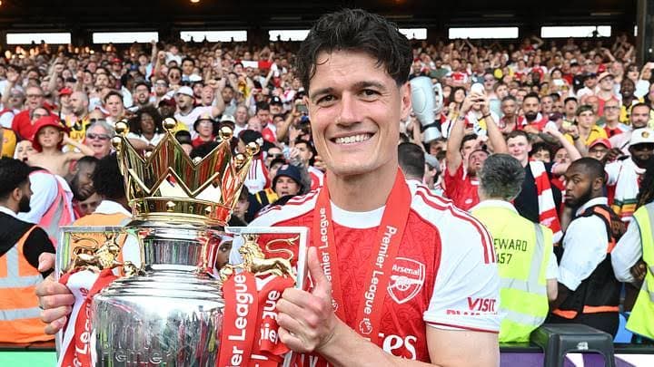 Everton sign Denmark midfielder Norgaard from Arsenal