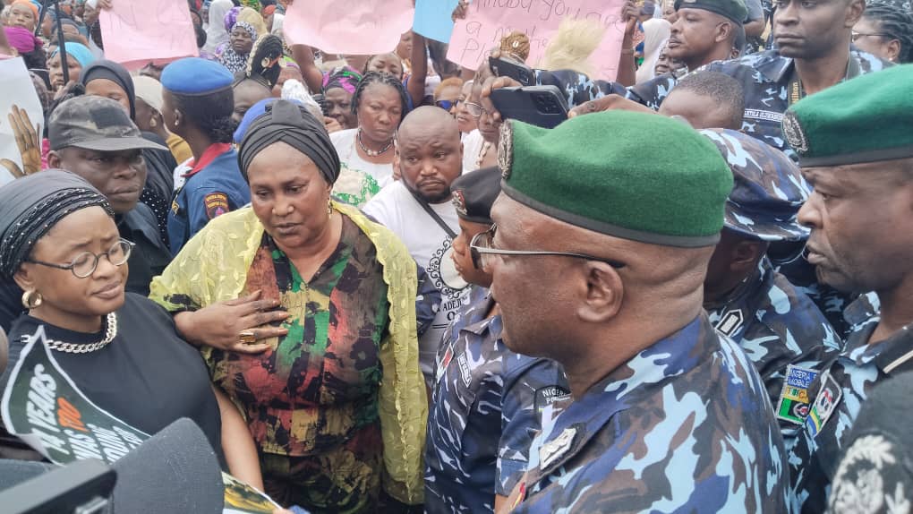 Photos: Osun First Lady leads protest over alleged voter intimidation