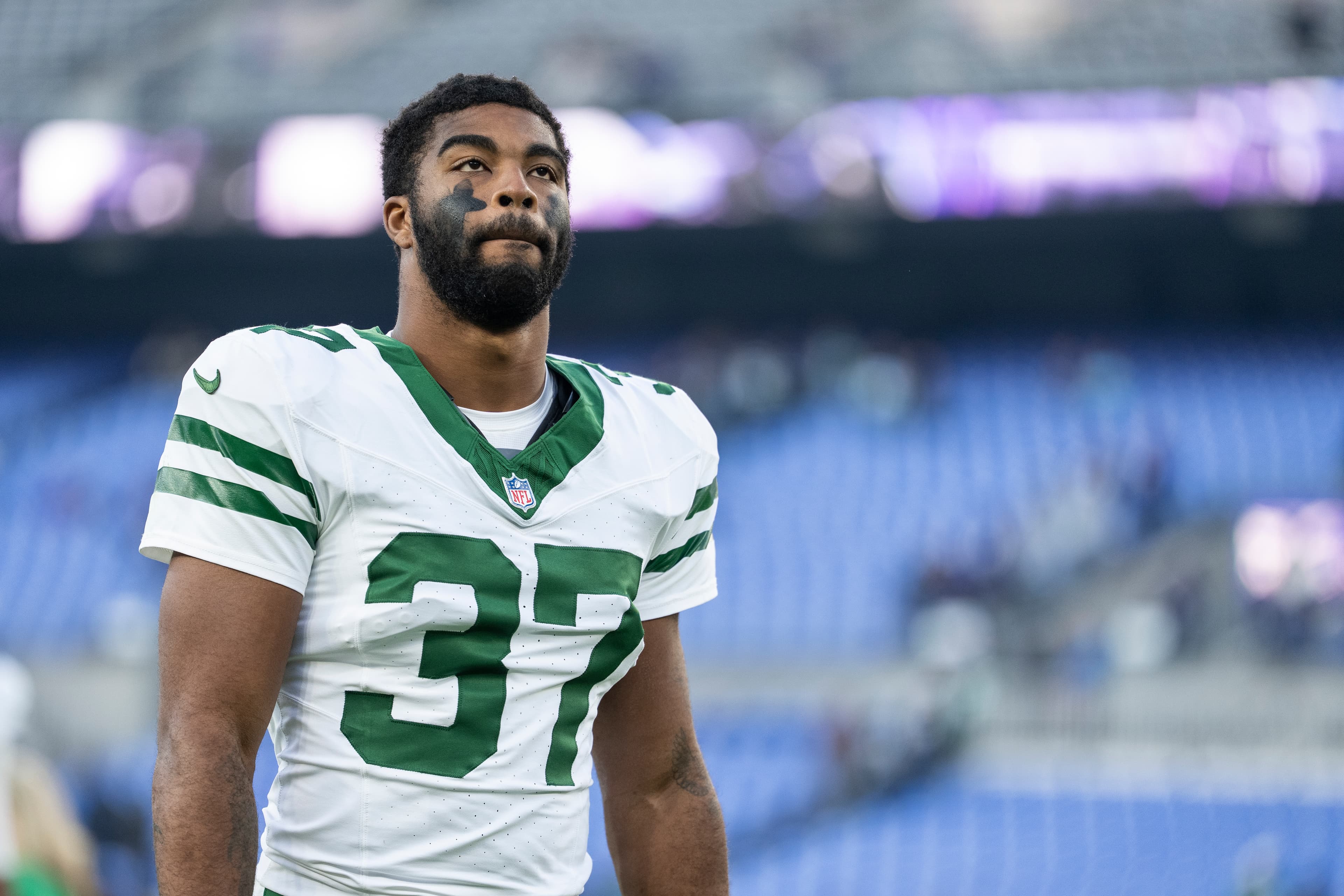 Jets' Qwan'tez Stiggers stretchered off, taken by ambulance in scary training camp scene