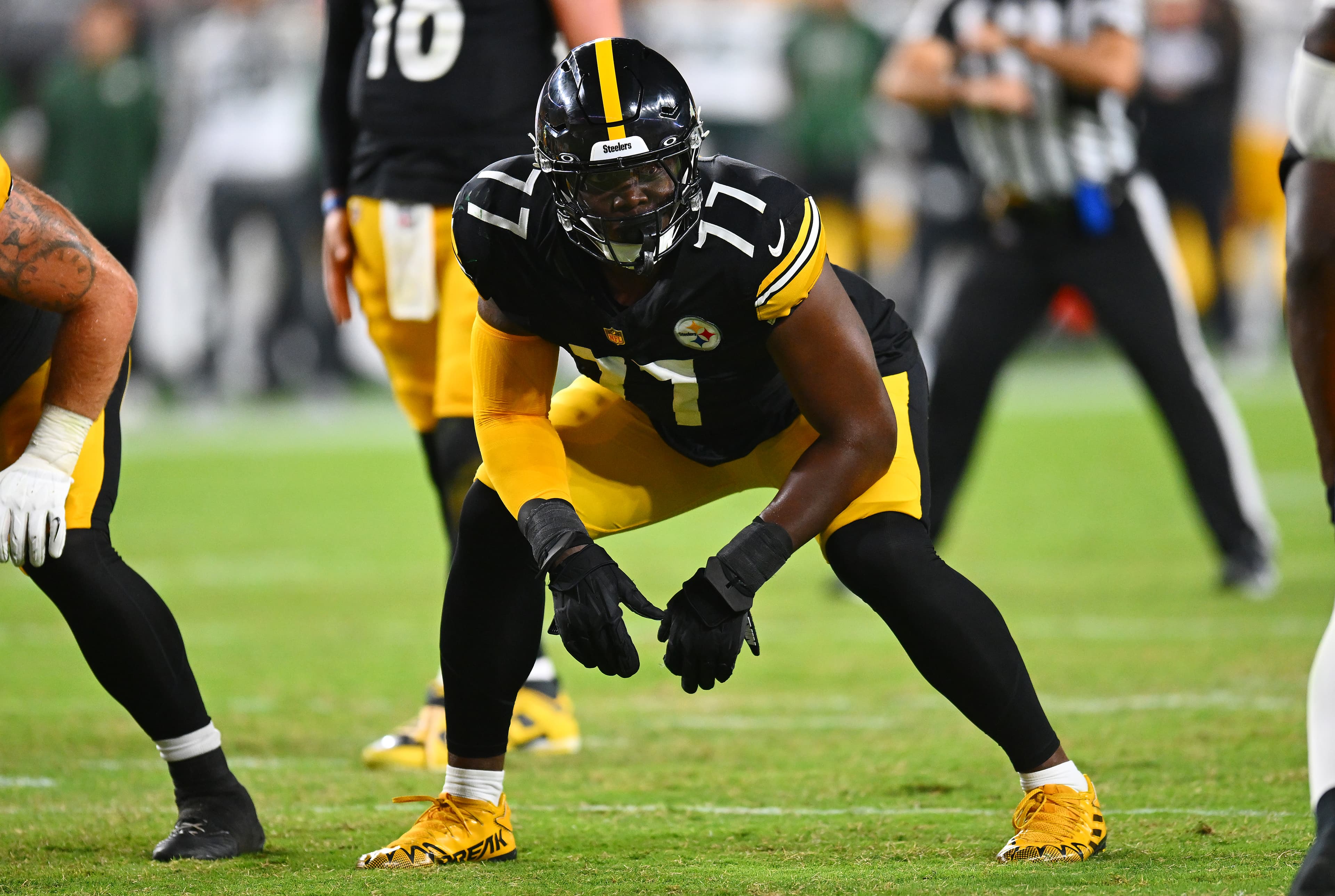 Grade the trade: Cowboys take a chance on former Steelers first-round pick, OT Broderick Jones
