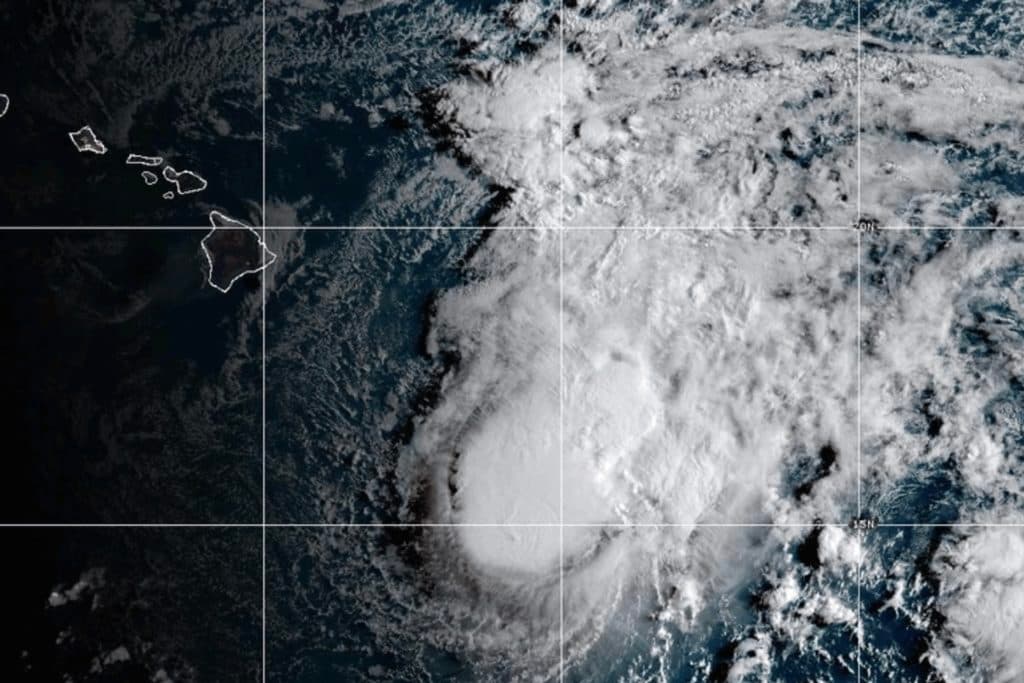 Tropical Storm Moke advances toward Hawaii as winds strengthen