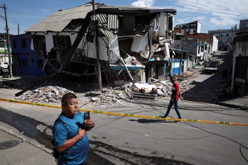 World Rushes Aid to Colombia as Quake Toll Hits 281 and Plan Milagro Begins