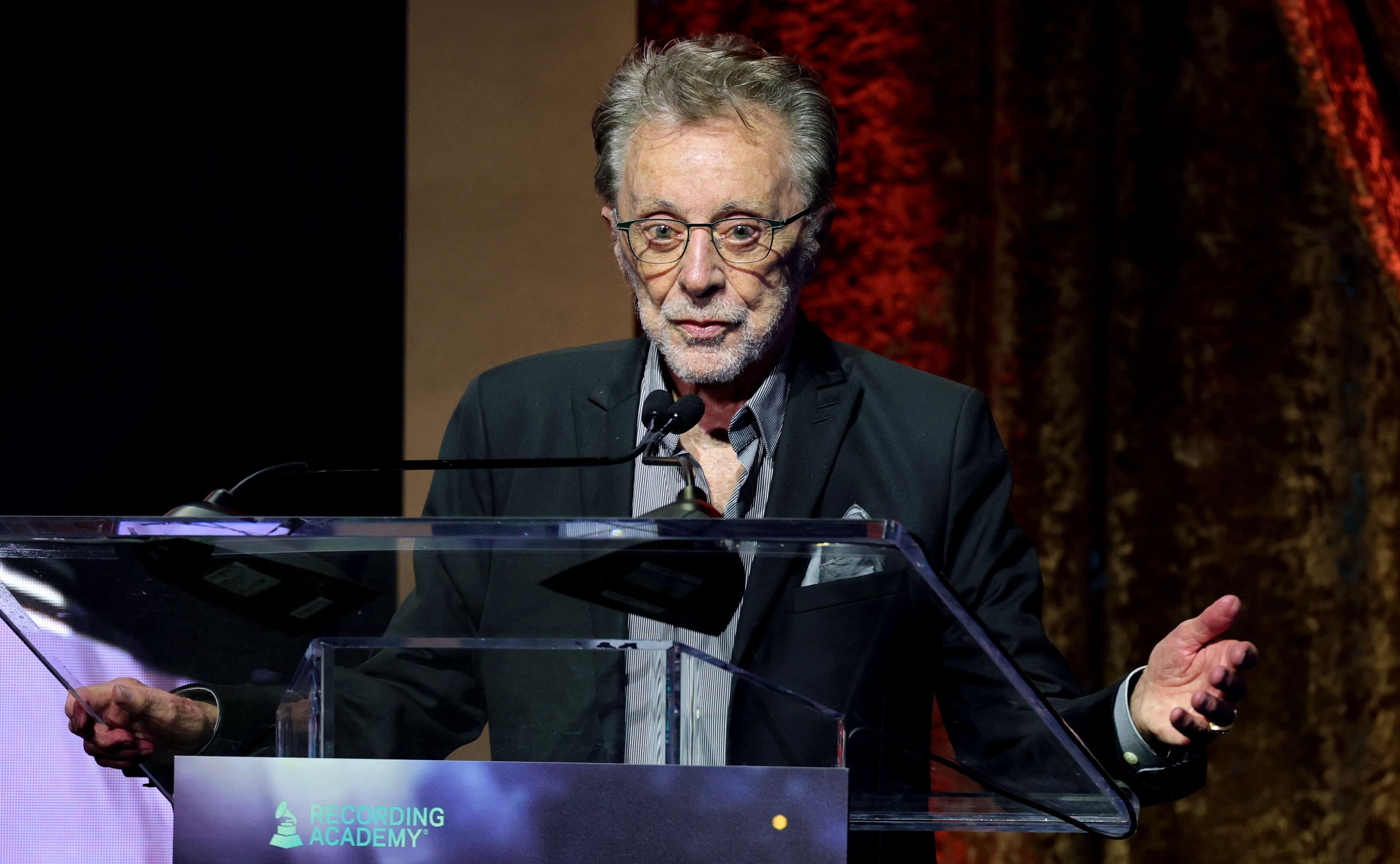Frankie Valli Denies The Rumors: “I Am Not Retired”