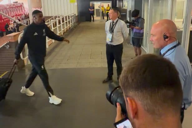 Alexander Isak feels full force of Newcastle United fans after toxic welcome