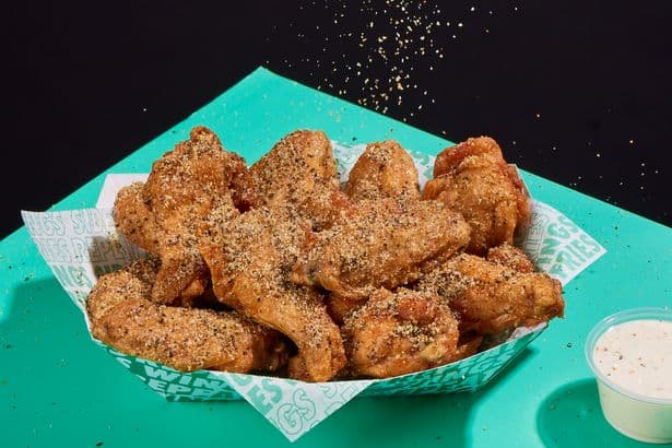 Popular US fast food chain giving away huge portion of free wings in Glasgow store today