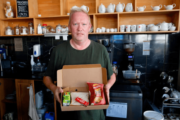 Reform council leader vows to report café owner who fed kids for free to police