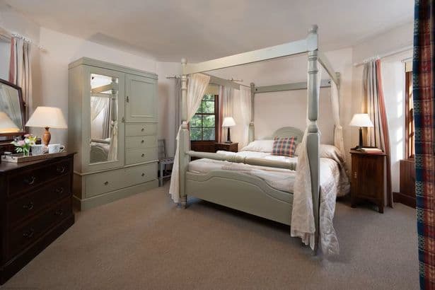 'Magnificent' Scottish castle Airbnb that offers mountain views and fishing