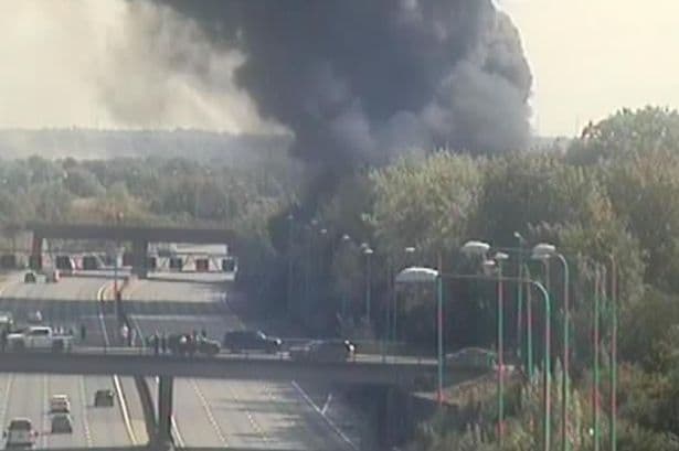 M25 fire - live: Motorway in St Albans closed as 'shut windows' warning issued