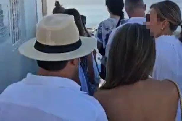 Thousands of tourists filmed queuing for sunrise social media snap on Santorini
