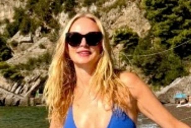 Heather Graham, 56, has barely aged since the 90s as she posts gorgeous new bikini pics