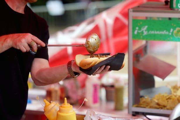 Crowds pack Pontypridd's Ynyshangharad park as hundreds enjoy food festival