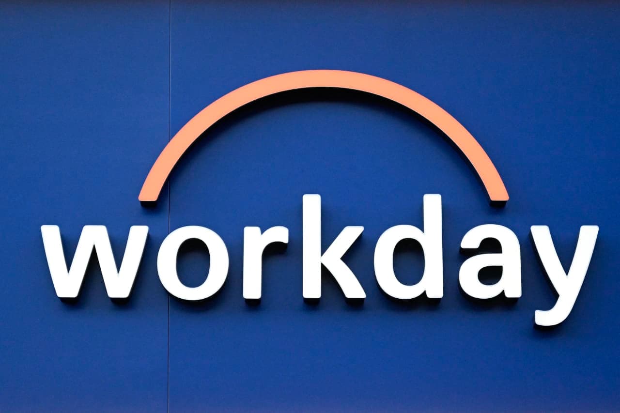 Anthropic's investor talks, Workday's stock surge, Apple's new facility and more in Morning Squawk