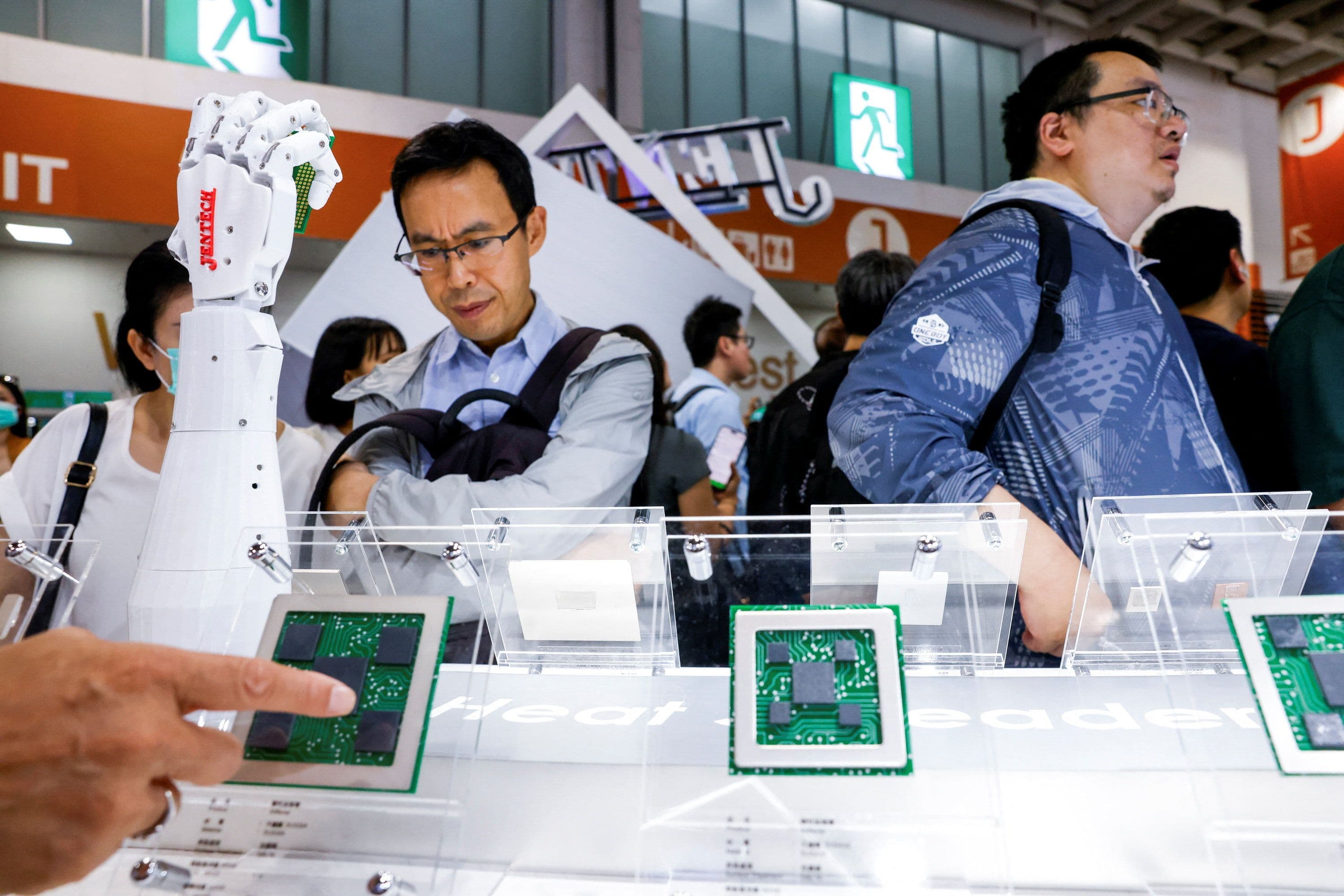 South Korea, Taiwan top Japan in exports for first time on AI boom