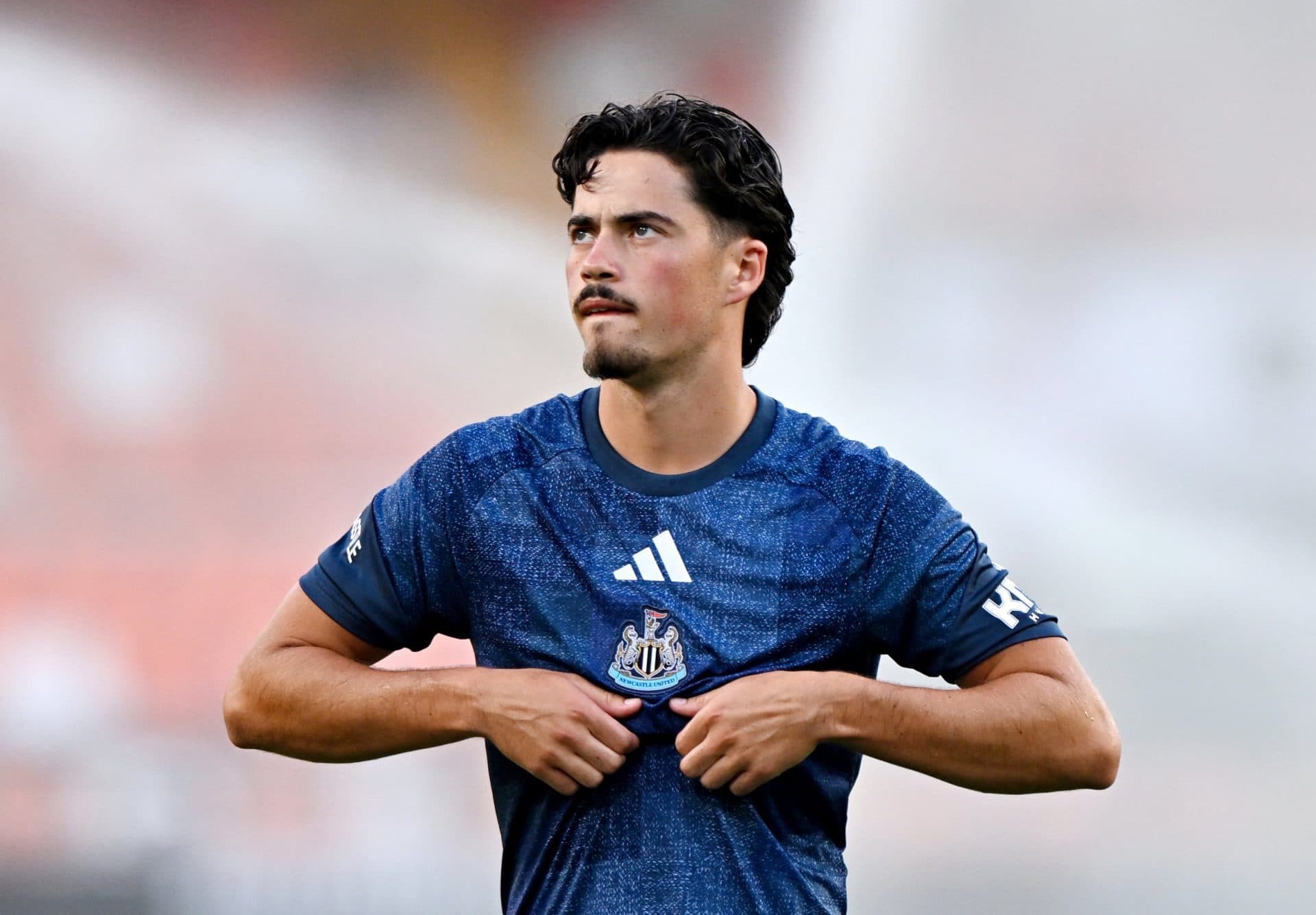 Newcastle hire cult hero to replace Ameobi – with four youngsters set for loans
