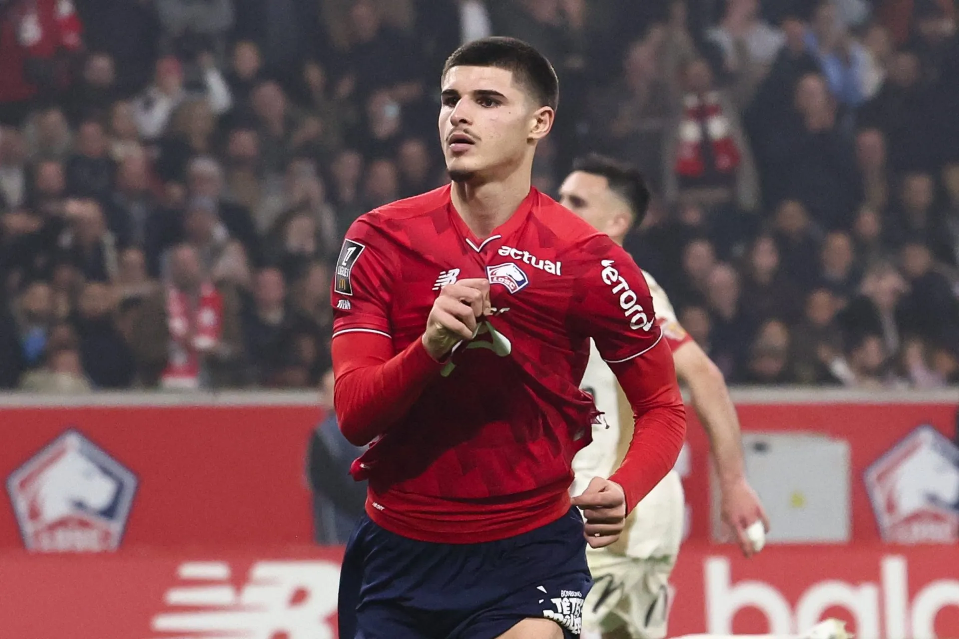 Newcastle hold fresh talks over signing potential Nick Woltemade replacement