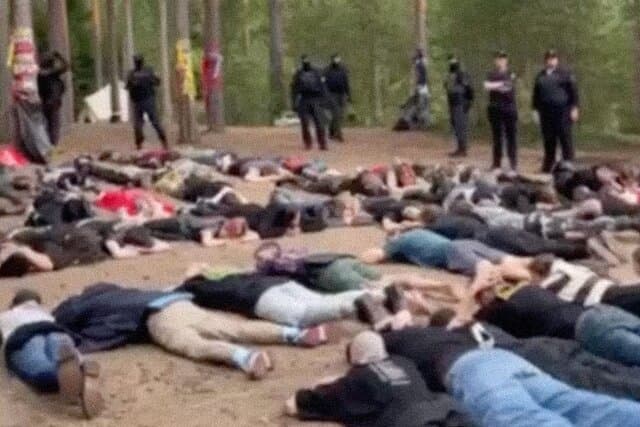 Russian security forces raid punk festival, detaining nearly 100 people over alleged pro-Ukraine songs and drug use