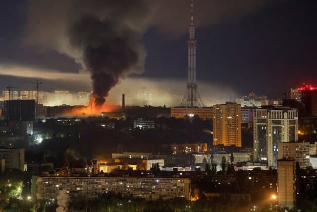 Kremlin sources tell Bloomberg that Putin is preparing to escalate the war in Ukraine. A growing number of Russian officials believe that could eventually mean a tactical nuclear weapon.
