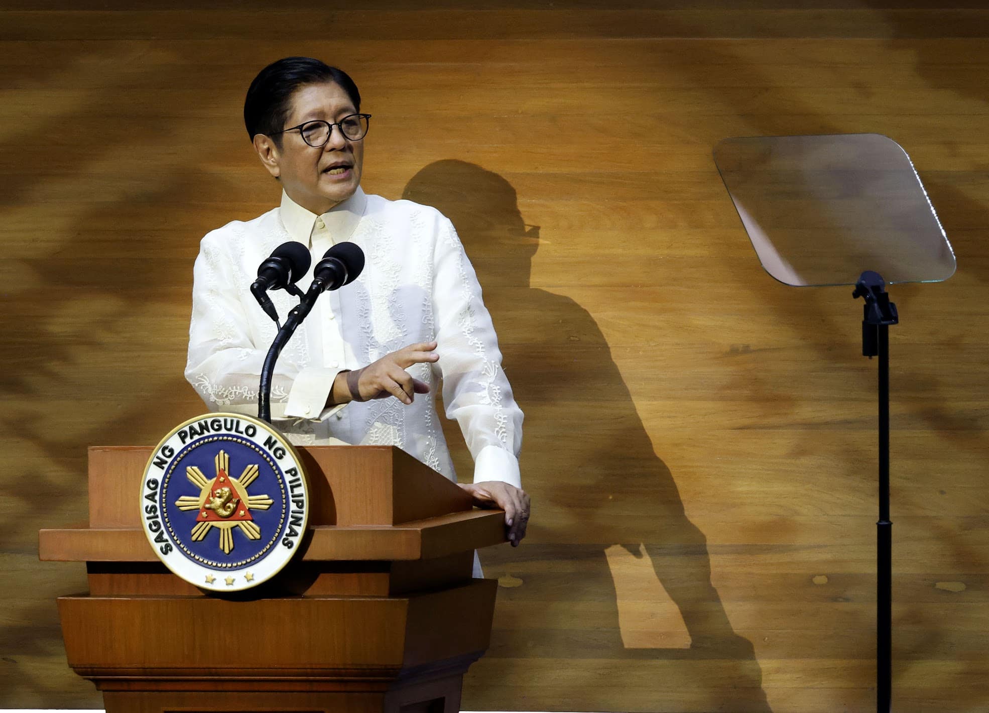 Groups slam Marcos’ Sona push for waste-to-energy tech, cite toxic risks
