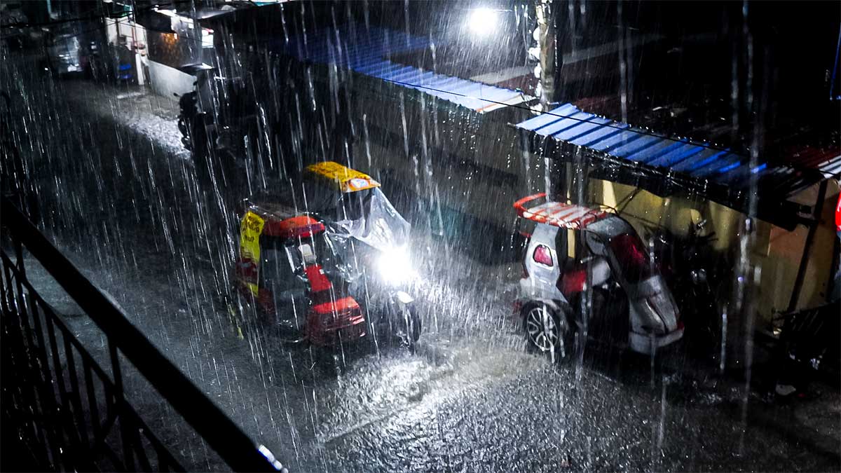 PNP mobilizes more personnel, vehicles as heavy rains disrupt transport