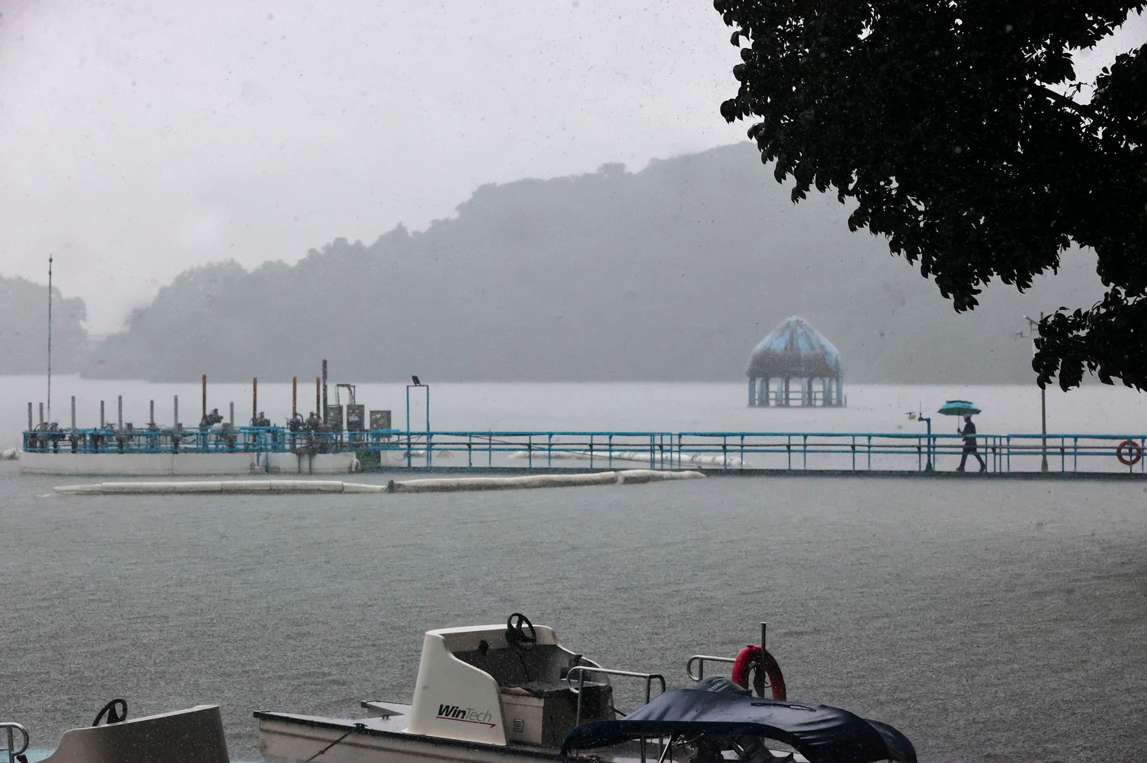 La Mesa Dam below overflow level, still above critical mark