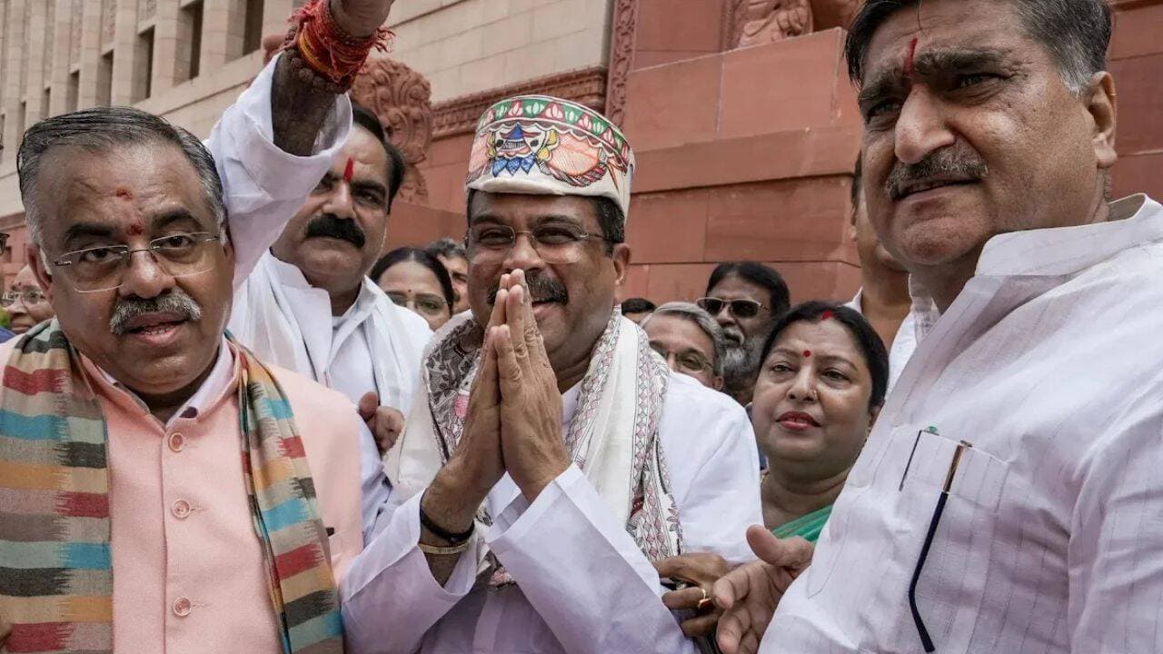 'Pradhan Zindabad': Ex-education minister gets rousing welcome in Parliament