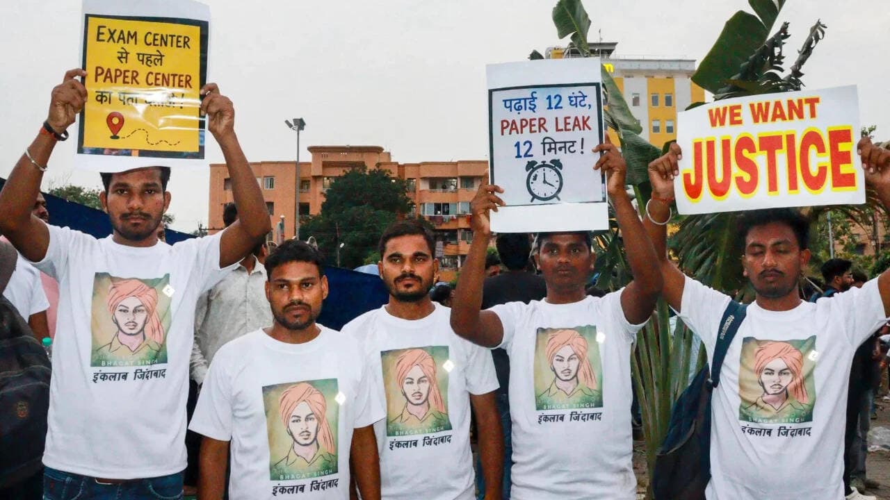 'Cancel JPSC exam': Jharkhand students continue protest, seek CBI investigation