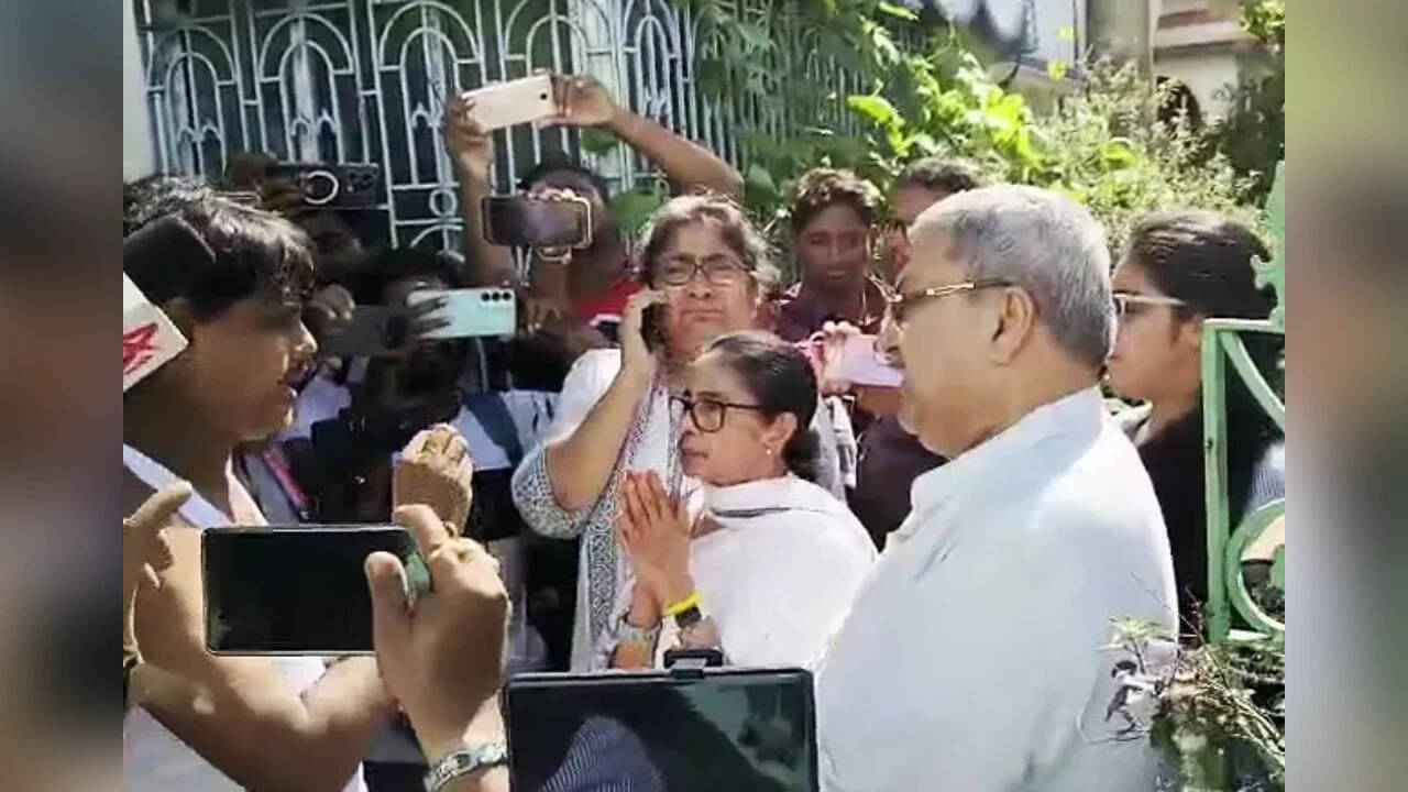 'Stones thrown to kill Mamata on CM's order: TMC MPs allege 'attempt to murder'