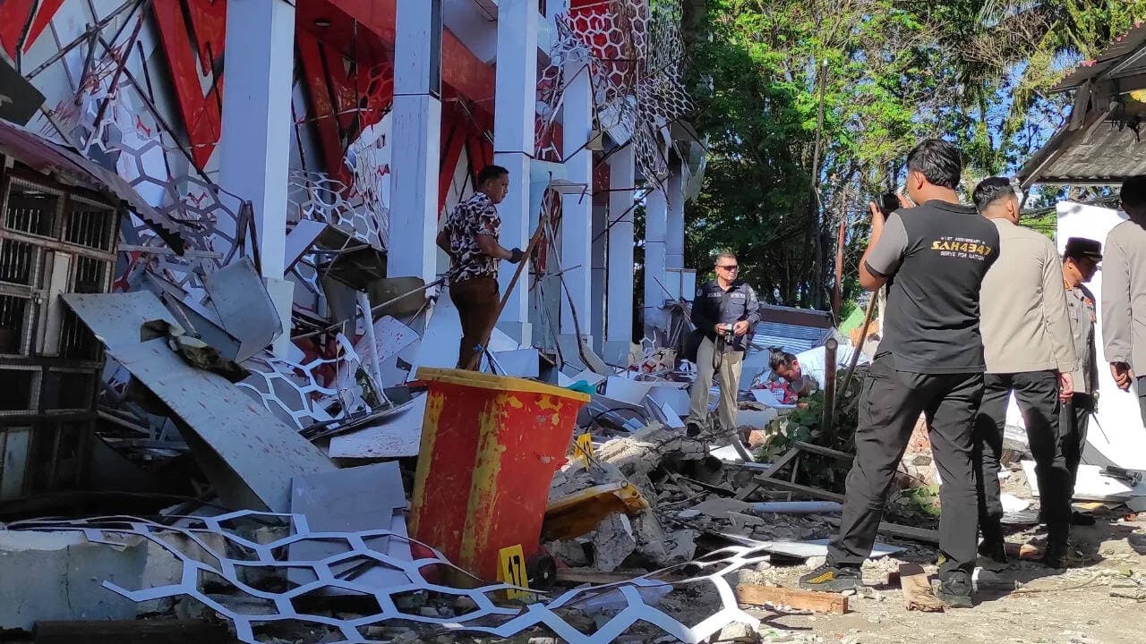 Indonesia earthquake: 2 killed, buildings collapse as aftershocks rattle region