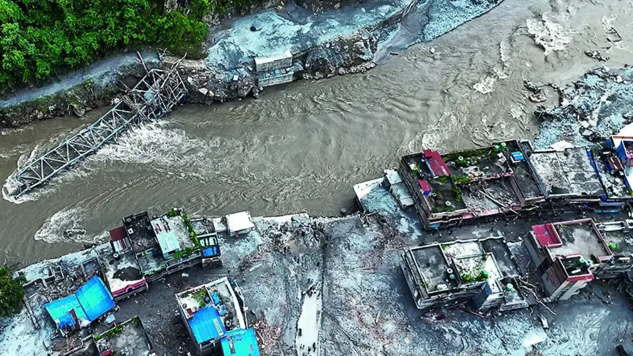 Peru Flags 152 Glacial Lakes at High Risk of Bursting
