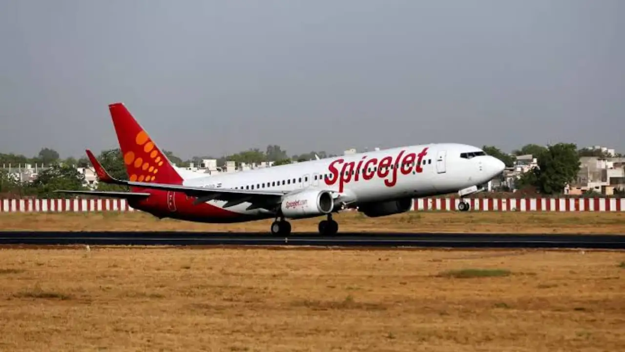 Passengers fume as SpiceJet Dubai flight delayed by nearly 18 hours at Amritsar airport