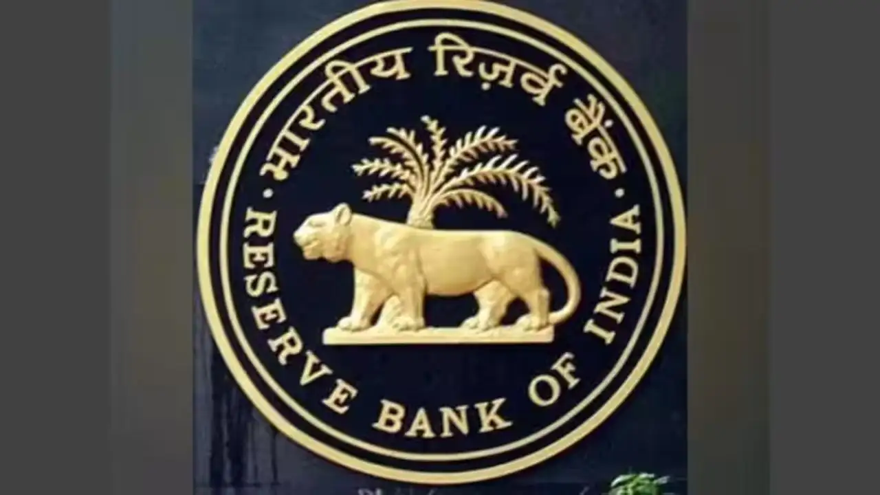 India draws record $127 billion through forex deposits: RBI