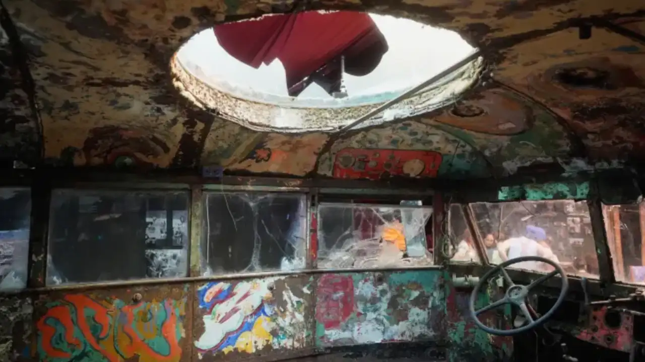 Ken Kesey's psychedelic Furthur bus returns to San Francisco for restoration