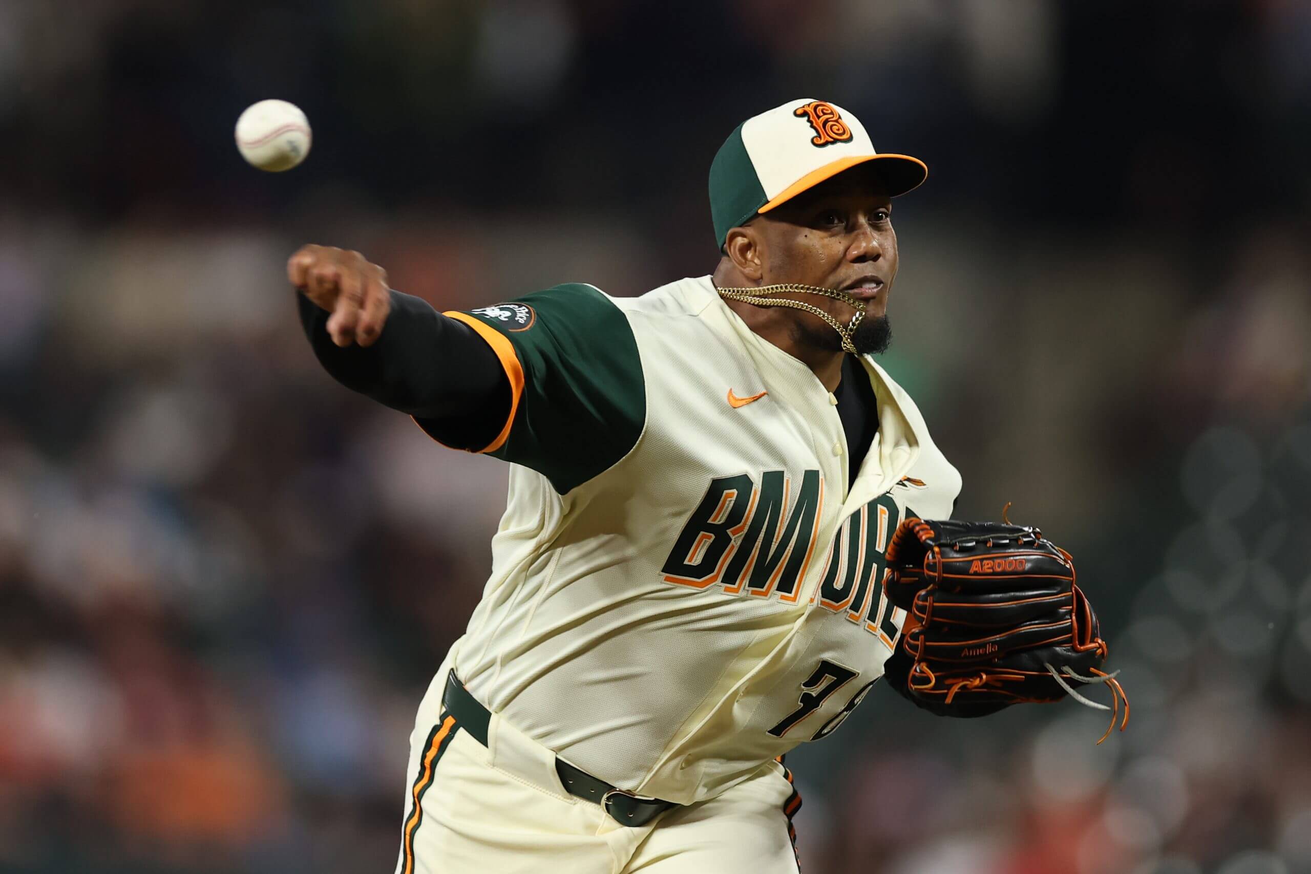 Orioles sign reliever Yennier Cano to 2-year extension