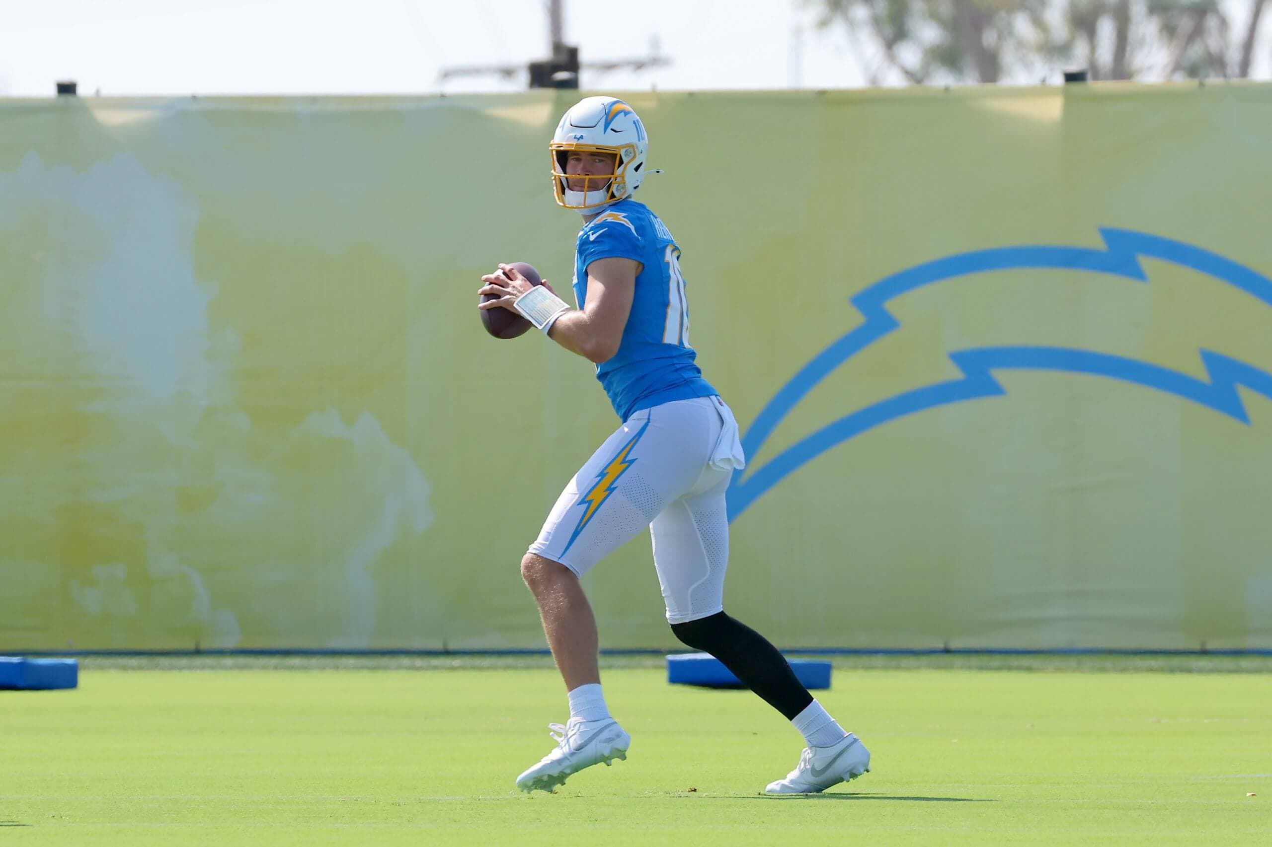 Chargers training camp: Justin Herbert, receivers finding timing in Mike McDaniel's offense