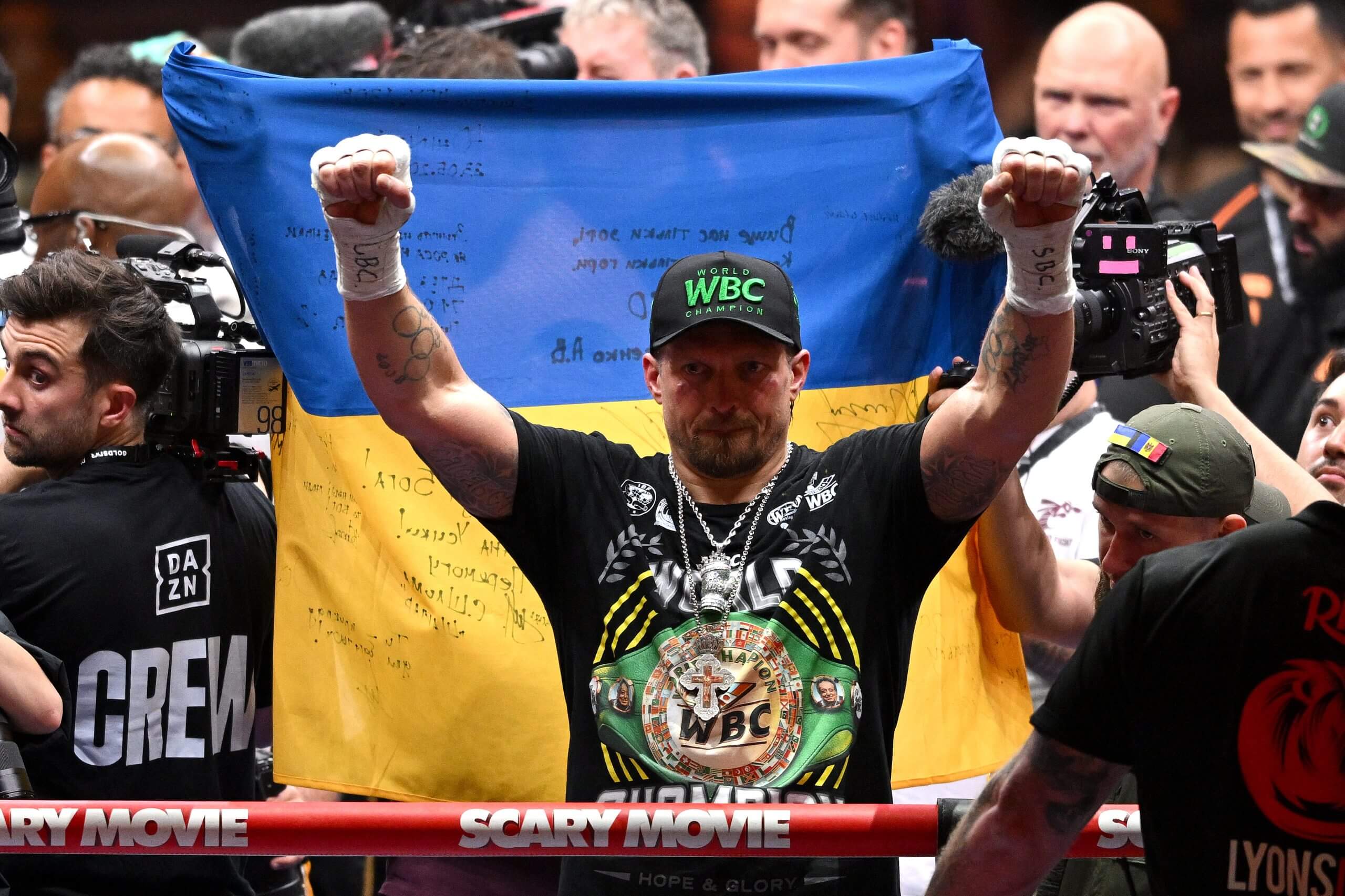 Usyk again invites Wilder to his "last dance"