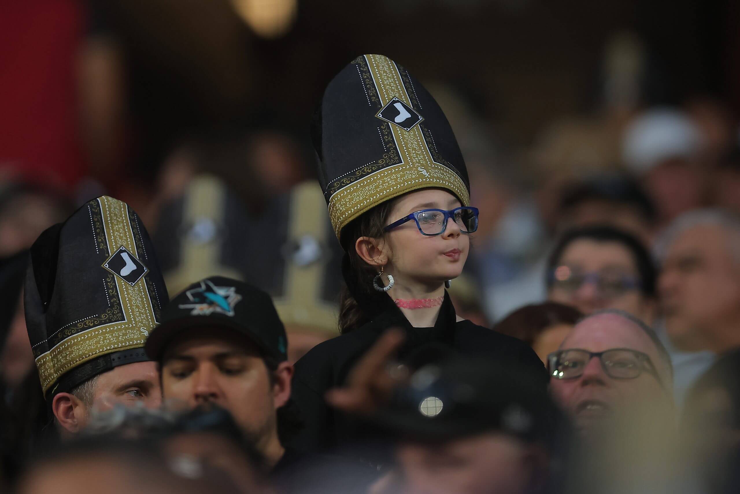 Holy sellout! White Sox fans flock to 'Pope Hat' night honoring Illinois native Pope Leo XIV