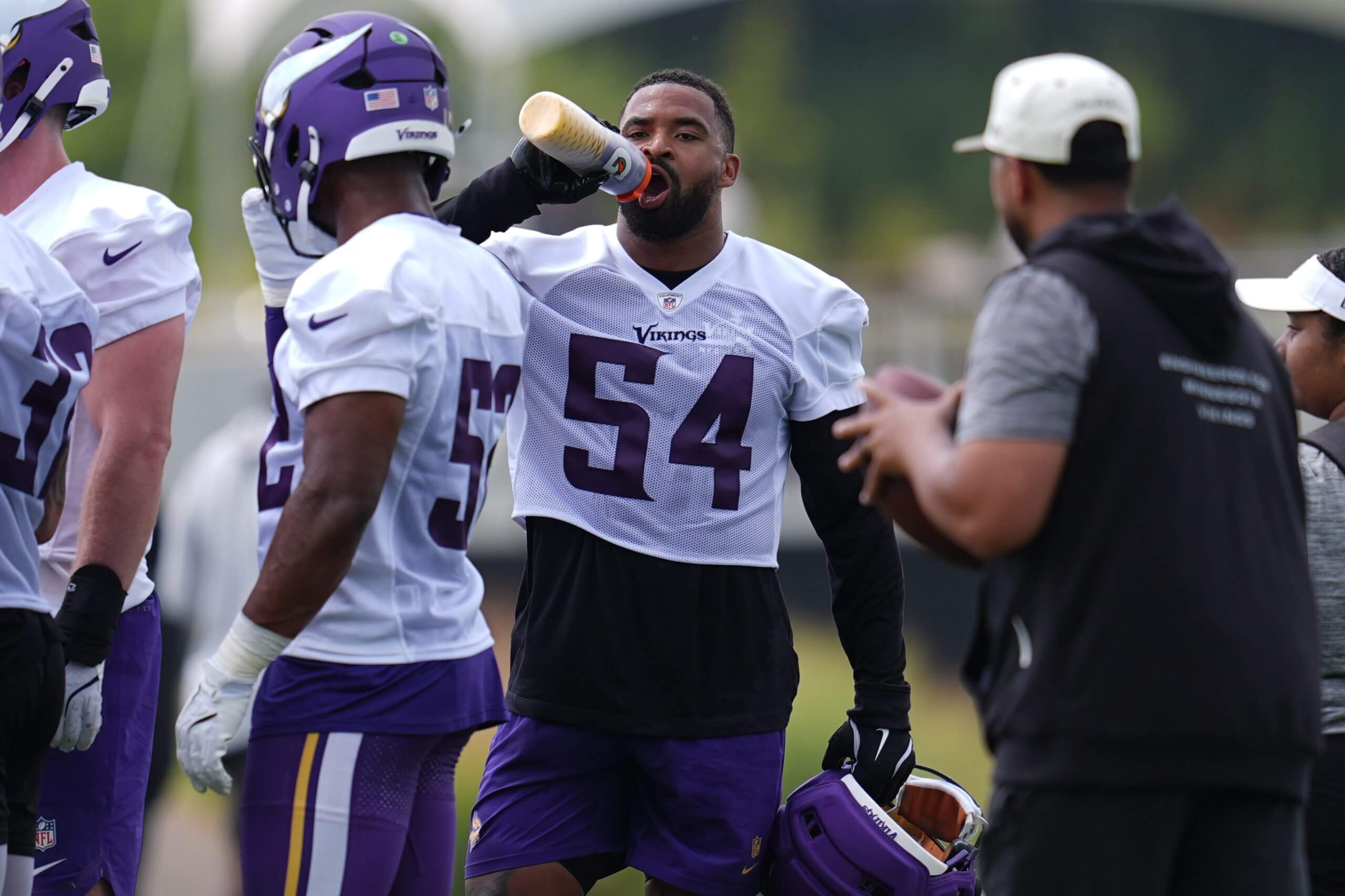 Vikings' Jamal Adams carted off field after injury in preseason game vs. Giants