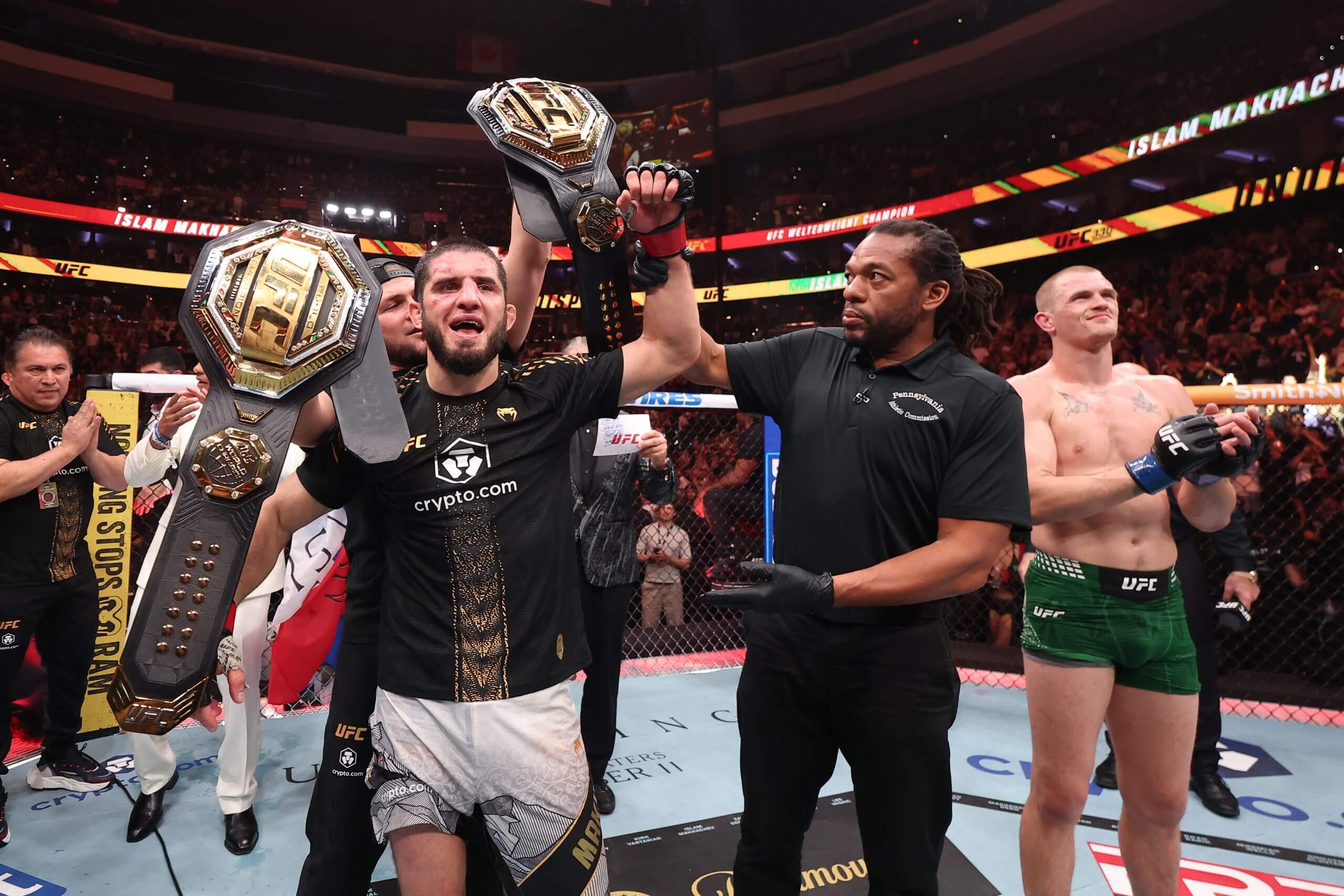 Islam Makhachev breaks Anderson Silva's UFC record with 17th straight win in title defense