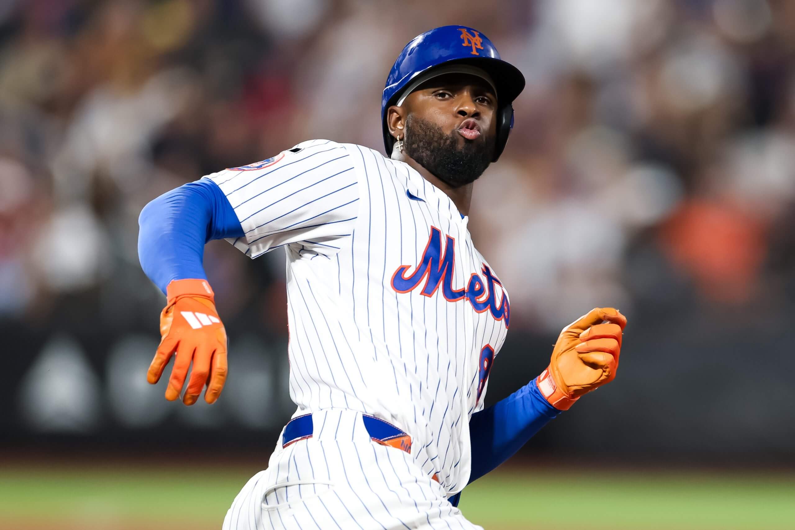 Mets place outfielder Luis Robert Jr. on outright waivers: Sources