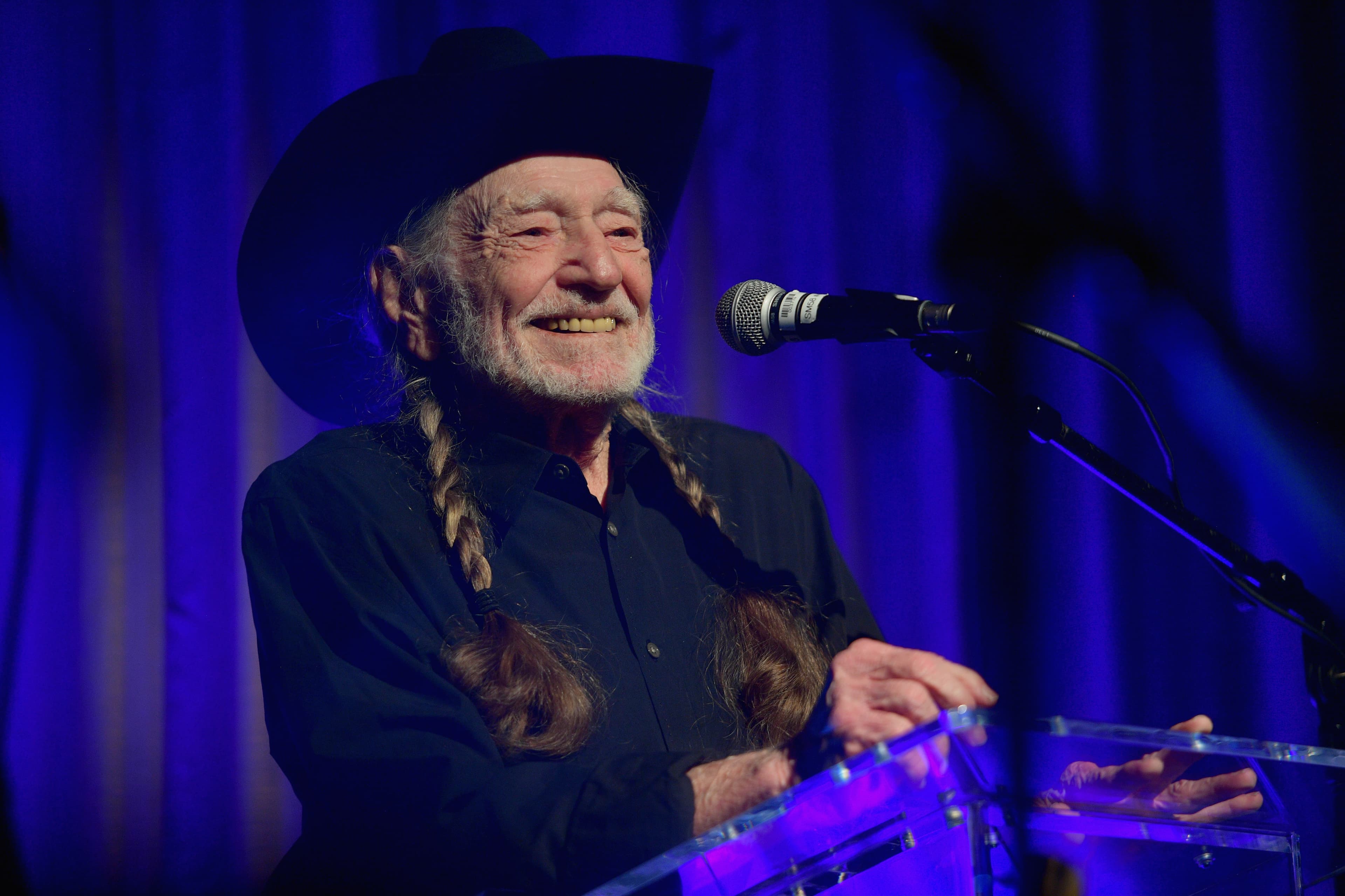 Willie Nelson Urges Americans to Fight the Construction of Data Centers: They ‘Only Destroy the Environment Around Them’